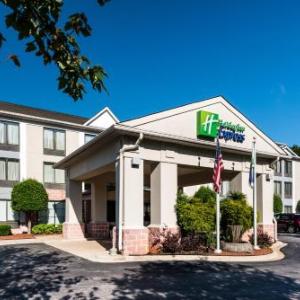 Holiday Inn Express & Suites Charlotte Arpt-Belmont by IHG