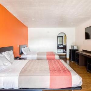 Hotels near Lamar Dixon Expo Center - Motel 6 Denham Springs LA