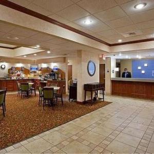 Holiday Inn Express Hotel & Suites Dayton-Huber Heights