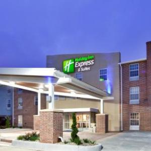 Holiday Inn Express Hotel & Suites North Kansas City