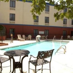 Days Inn by Wyndham Tulsa Central