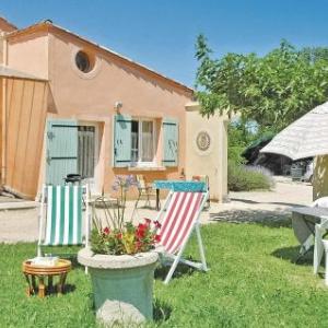 Studio Holiday Home in Caderousse