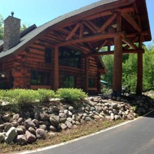 Hotels near North Star Mohican Casino Resort - Konkapot Lodge
