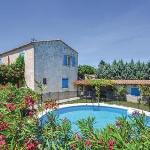 Four-Bedroom Holiday Home in Camaret sur Aigues