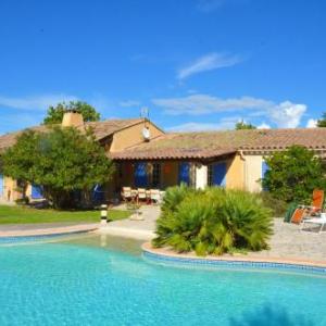 Villa with 4 bedrooms in Pernes les Fontaines with wonderful mountain view private pool furnished garden