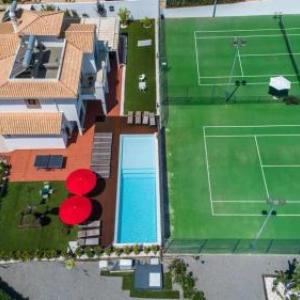 Villa | w/ Private Pool Tennis Courts & Golf Putt