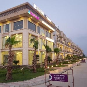Anandam Clarks Inn Suites Vrindavan