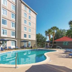 La Quinta Inn & Suites by Wyndham Orlando Ucf