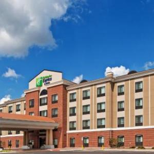 Holiday Inn Express & Suites Glenpool