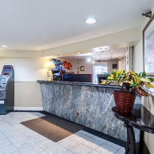 Hotels near Campanelli Stadium - Rodeway Inn Brockton