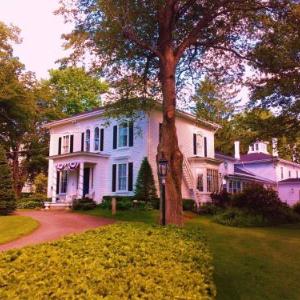 Bucksport Hotels Deals At The 1 Hotel In Me Homeport Historic Inn
