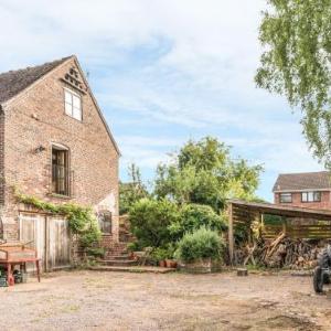 Hotels near Trentham Gardens - The New Inn Mill Stoke-on-Trent