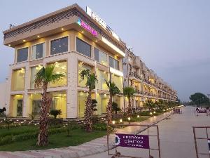Anandam Clarks Inn Suites Vrindavan, Mathura