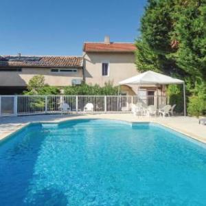 Six-Bedroom Holiday Home in Montagnac