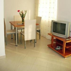 Apartments 3ADE