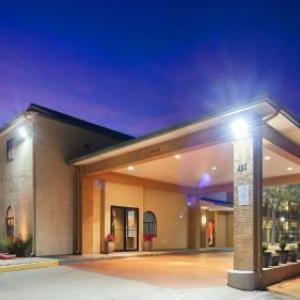 Best Western Cedar Inn