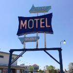  skyline motel