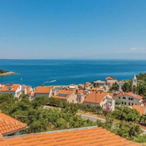 Three-Bedroom Apartment in Mali Losinj