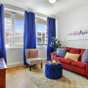 #906 Chic Downtown Condo Super Comfy Bed Sleeps4