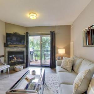 The Mountaineer by InstantSuites Pool & HotTub