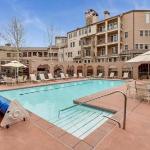 Woodrun 3 Bedroom Condo Ski in Ski out Colorado