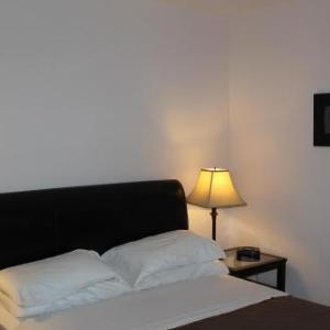 Hotels near Midway Airport BC - Mile Zero Motel