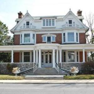 Hotels near Sailwinds Park - Albanus Phillips Inn