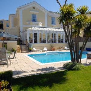 Riviera Lodge Hotel