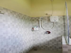 Whiterose Guesthouse, Senggigi