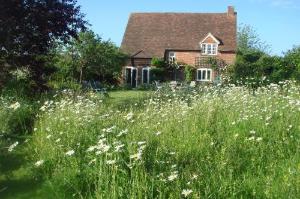Field Farm Cottage B&B, Newbury