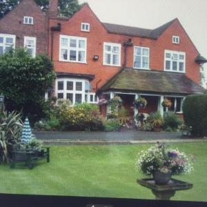 Barons Court Hotel