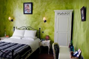 Church Street Hotel, Newington