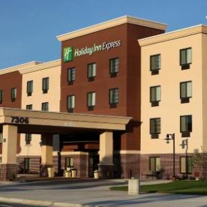 Holiday Inn Express & Suites Omaha South Ralston Arena