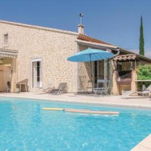 Four-Bedroom Holiday Home in l'Isle sur Sorgue