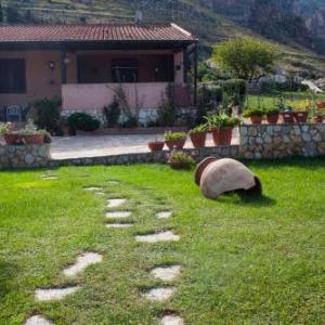 Villa Mare E Monti
