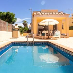 Holiday Home 1 Casas