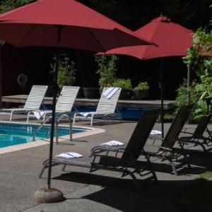 Hotels near Armstrong Redwoods Visitor Center - Creekside Inn & Resort