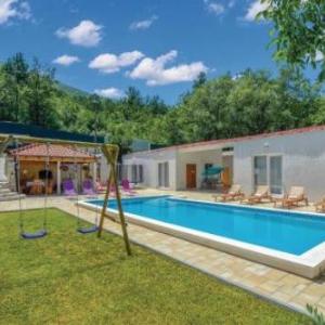 Three-Bedroom Holiday Home in Kucice