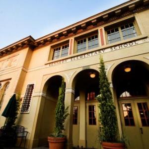 Hotels near McMenamins Kennedy School - Mcmenamins Kennedy School