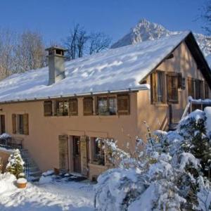 Les Chavants Chalet Sleeps 14 WiFi