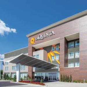 La Quinta Inn & Suites by Wyndham Tulsa Broken Arrow