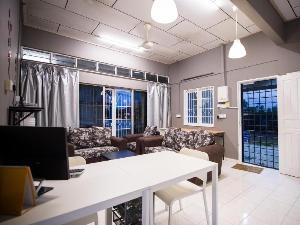 Kemaman Lodge & Cafe, Cherating
