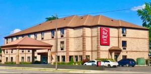 Red Roof Inn & Suites Detroit - Melvindale/Dearborn hotel near Huntington Place