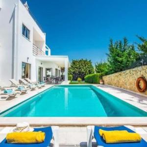 Areias de Sao Joao Villa Sleeps 8 Pool Air Con WiFi