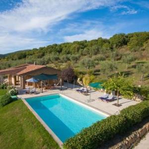 Lake Bolsena Villa Sleeps 6 Pool WiFi