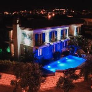 Tarcin Alacati Otel