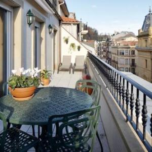Garibay Terrace by FeelFree Rentals