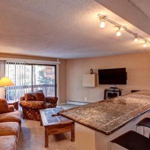 Peak 8 Village Hideaway Condo: On Shuttle Route