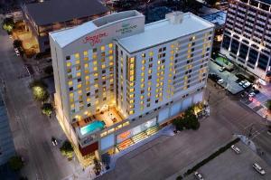 Homewood Suites by Hilton Houston Downtown Convention Center hotel near George R. Brown Convention Center