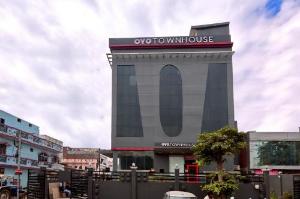 OYO Townhouse 183 Function Inn, Lucknow